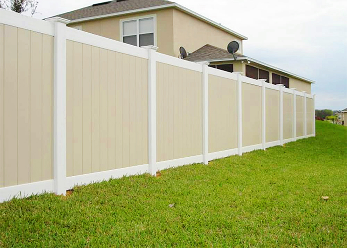 Two-Tone Vinyl Fence · White & Tan
